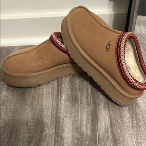 UGG Chestnut Slippers with Red Accents